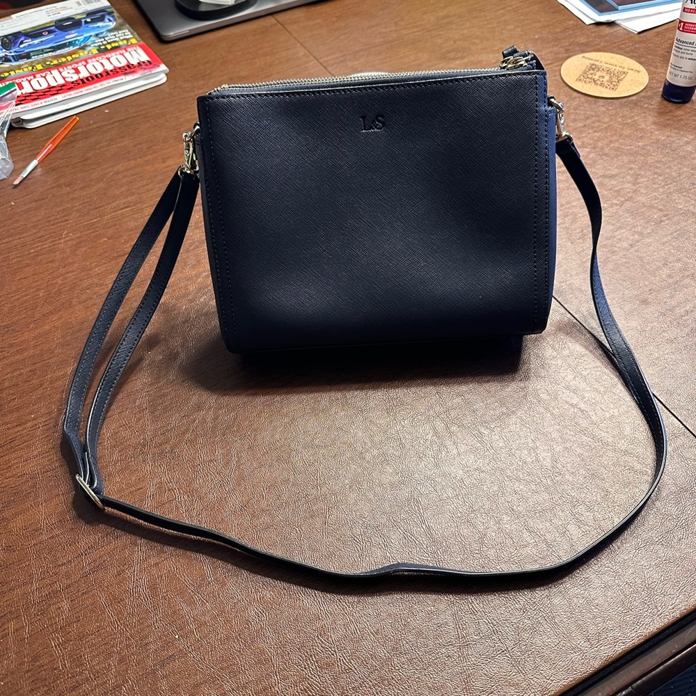 Lo & Sons Pearl crossbody bag in Navy leather